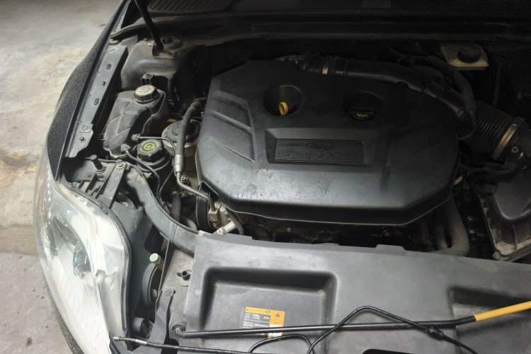 Used Ford Mondeo 2011 2.0L GTDi 200 Fashion Edition Engine Bay Right