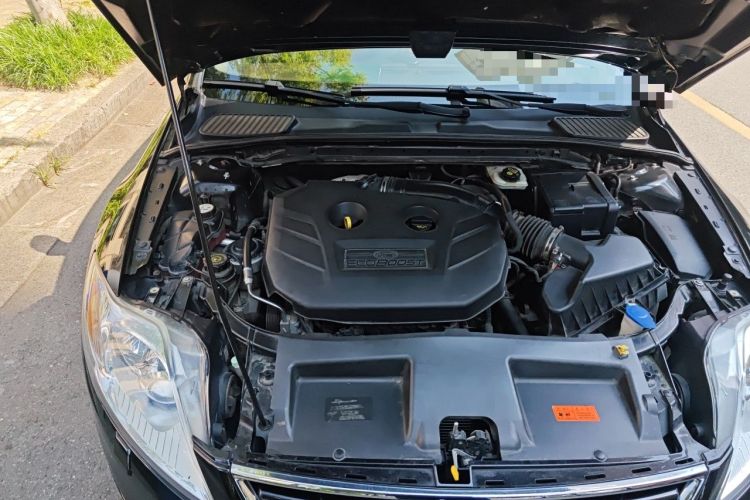 Used Ford Mondeo 2011 2.0L GTDi 200 Luxury Edition Engine Bay Right