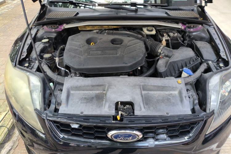 Used Ford Mondeo 2011 2.0L GTDi240 Ultimate Edition Engine Bay