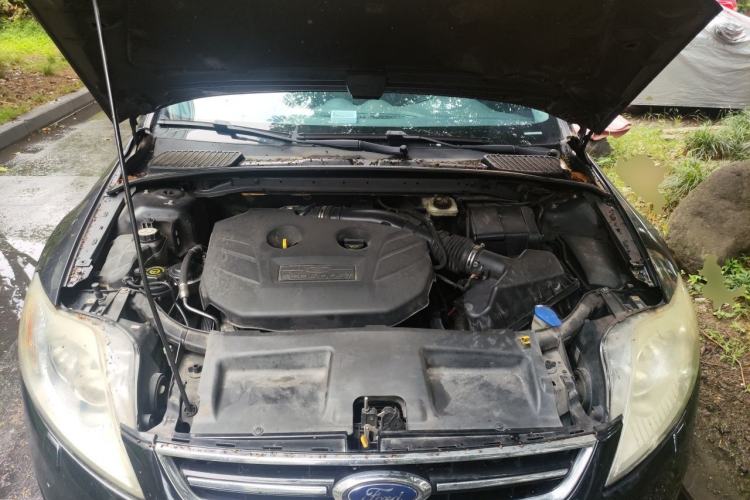 Used Ford Mondeo 2011 2.0L GTDi 200 Fashion Edition Engine Bay