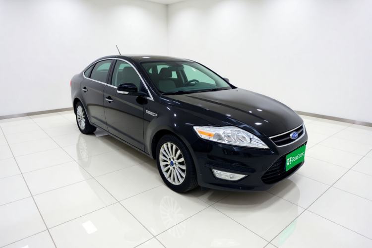 Used Ford Mondeo 2011 2.0L GTDi 200 Fashion Edition Front Right 45 Deg