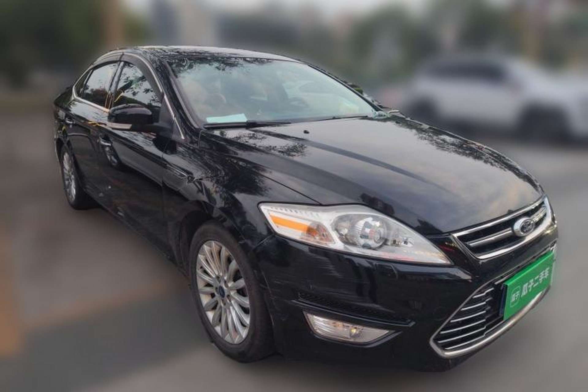 Used Ford Mondeo 2011 2.0L GTDi 200 Luxury Edition Front Right 45 Deg