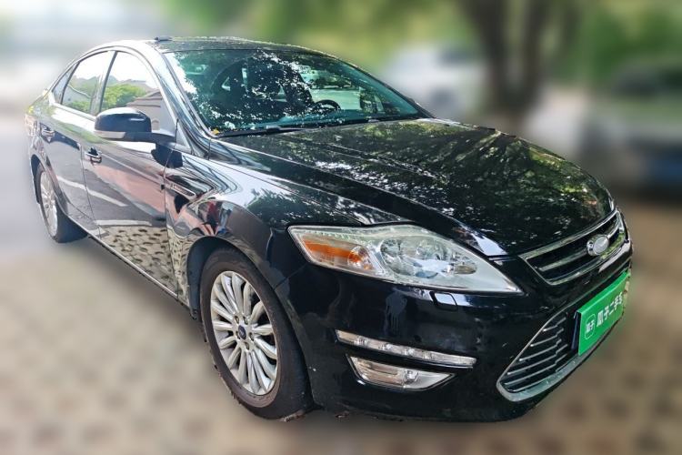 Used Ford Mondeo 2011 2.0L GTDi 200 Luxury Edition Front Right 45 Deg