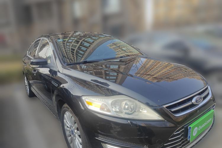 Used Ford Mondeo 2011 2.0L GTDi 200 Luxury Edition Front Right 45 Deg