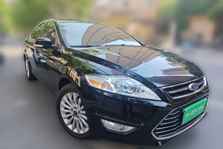Used Ford Mondeo 2011 2.0L GTDi 200 Luxury Edition Front Right 45 Deg