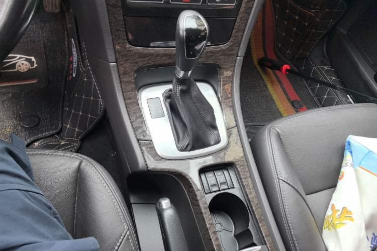Used Ford Mondeo 2011 2.0L GTDi 200 Luxury Edition Gear Lever