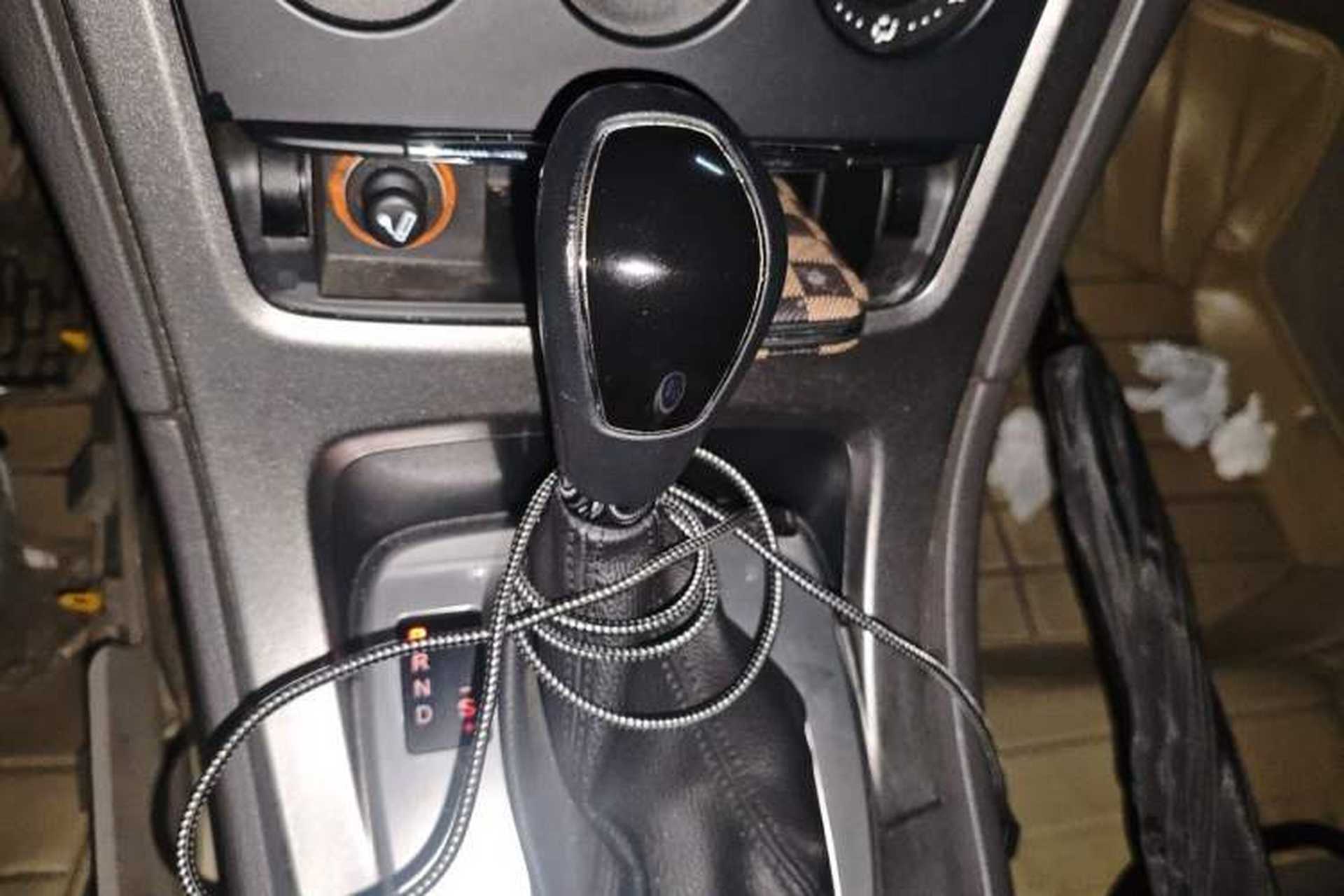 Used Ford Mondeo 2011 2.3L Fashion Edition Gear Lever