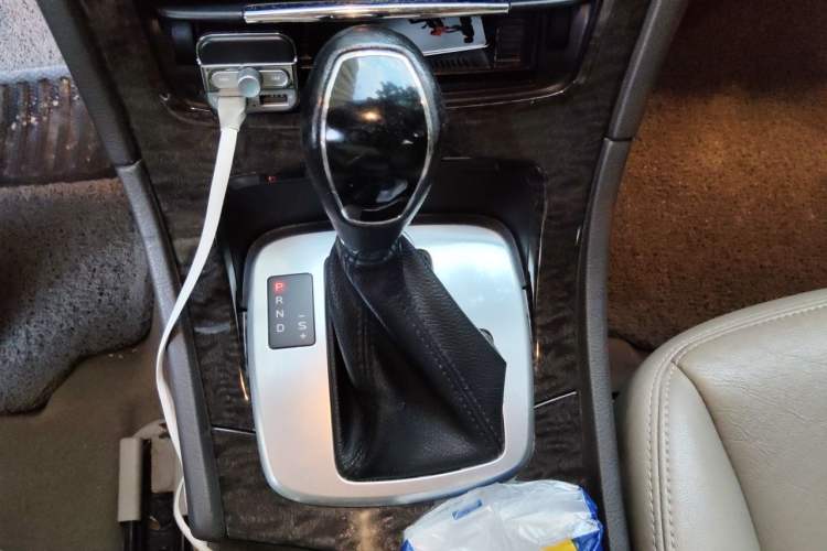 Used Ford Mondeo 2011 2.0L GTDi 200 Fashion Edition Gear Lever