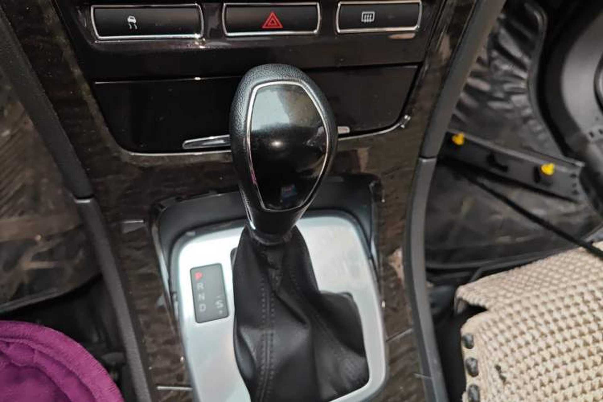 Used Ford Mondeo 2011 2.0L GTDi 200 Luxury Edition Gear Lever