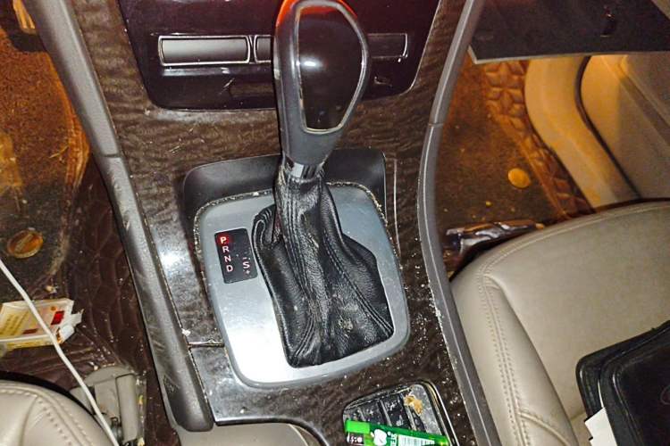 Used Ford Mondeo 2011 2.3L Luxury Model Gear Lever