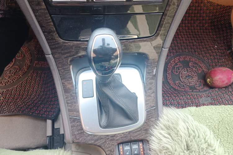 Used Ford Mondeo 2011 2.0L GTDi240 Ultimate Edition Gear Lever