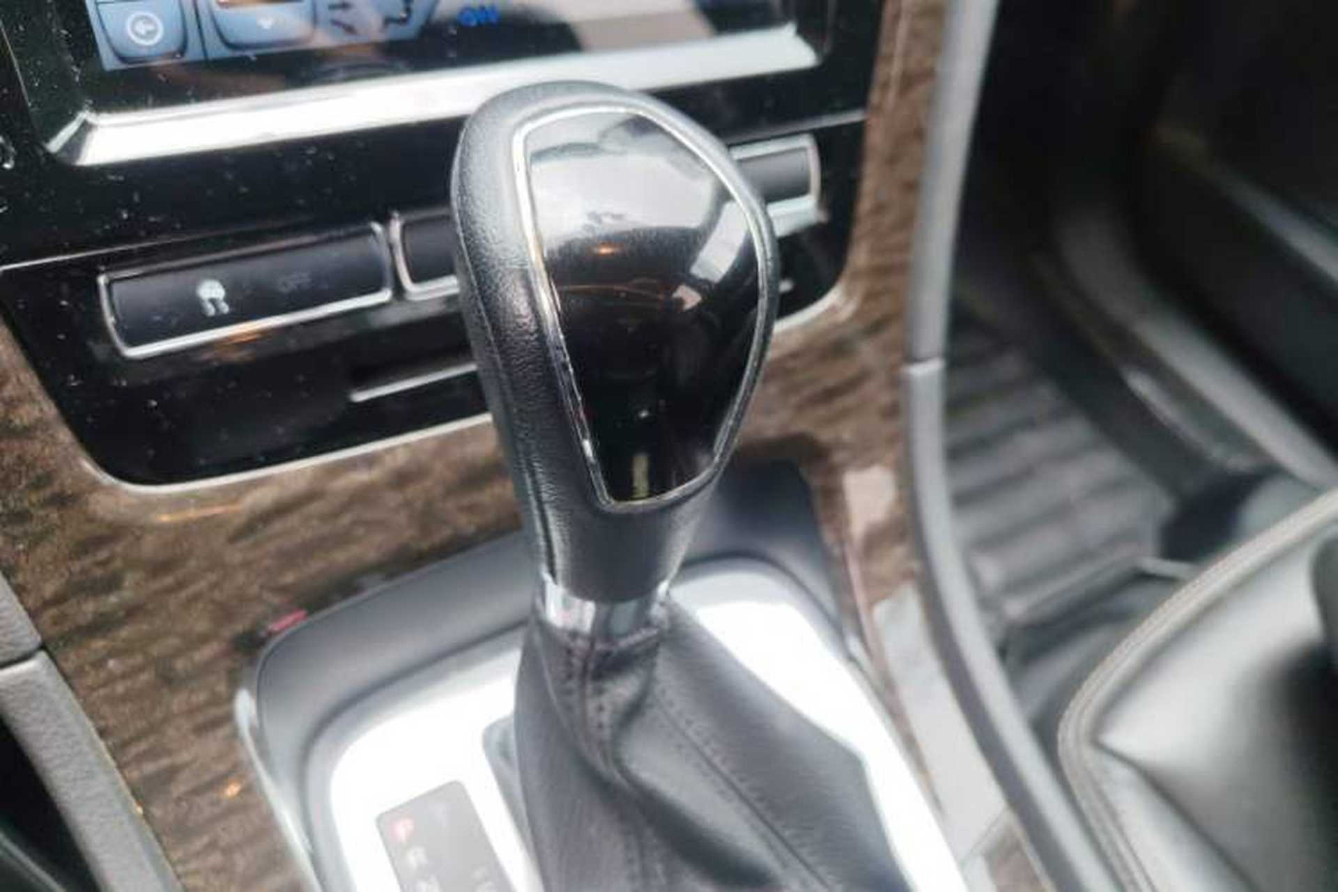 Used Ford Mondeo 2011 2.0L GTDi 200 Luxury Edition Gear Lever