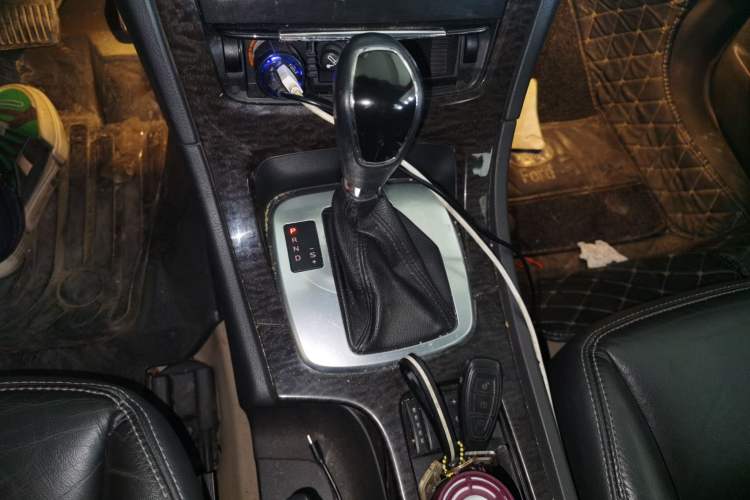 Used Ford Mondeo 2011 2.0L GTDi 200 Luxury Edition Gear Lever