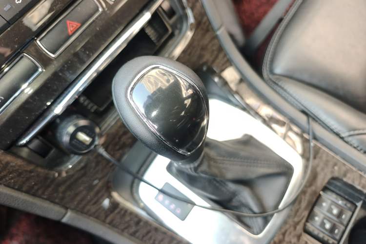 Used Ford Mondeo 2011 2.0L GTDi 200 Luxury Edition Gear Lever