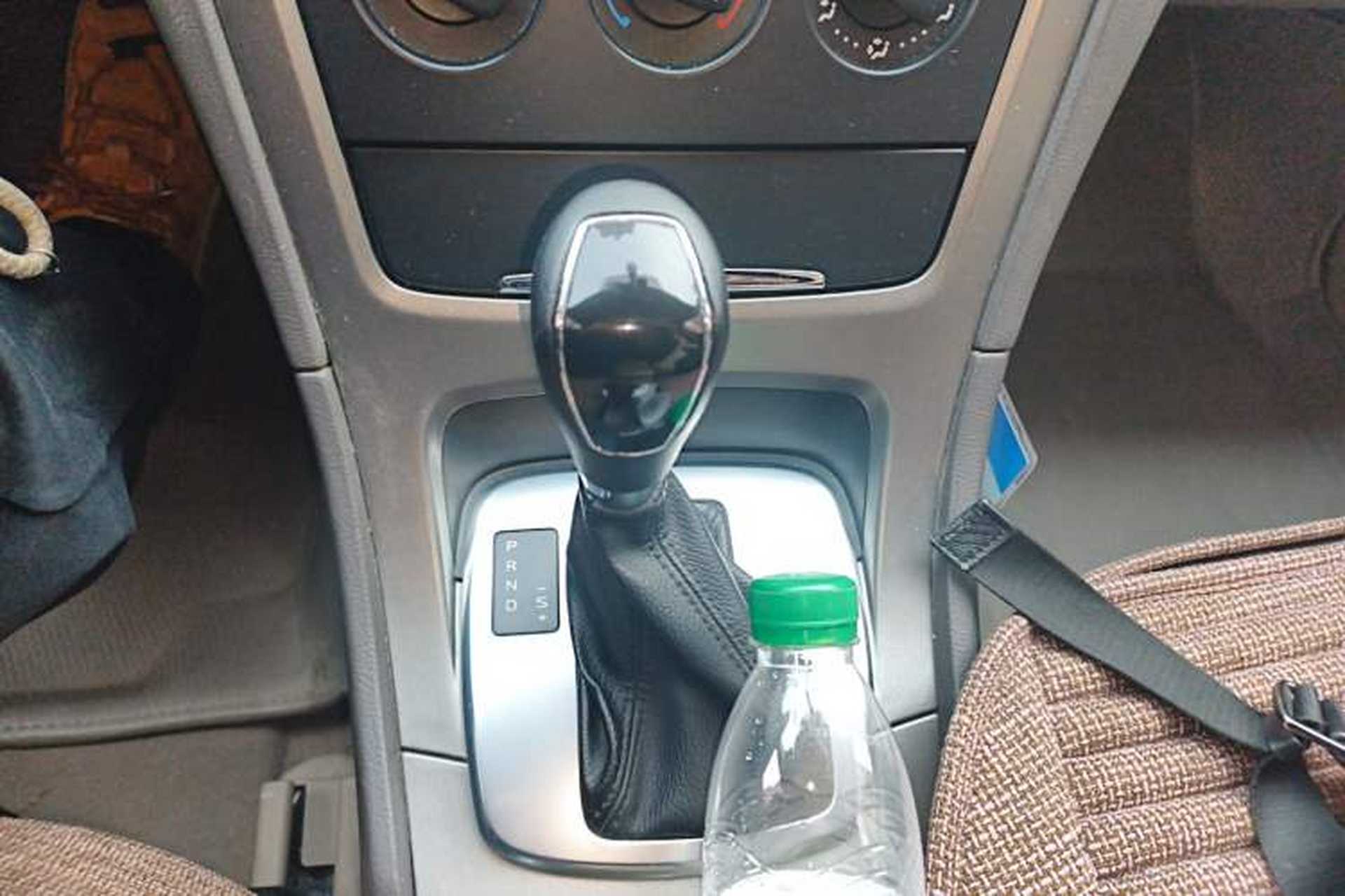 Used Ford Mondeo 2011 2.3L Fashion Edition Gear Lever