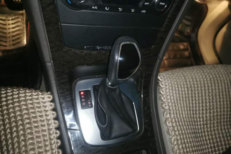 Used Ford Mondeo 2011 2.0L GTDi 200 Fashion Edition Gear Lever