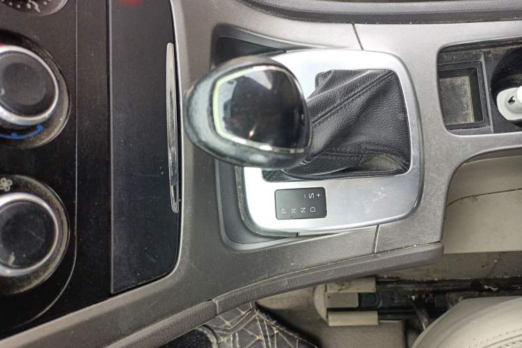 Used Ford Mondeo 2011 2.3L Fashion Edition Gear Lever