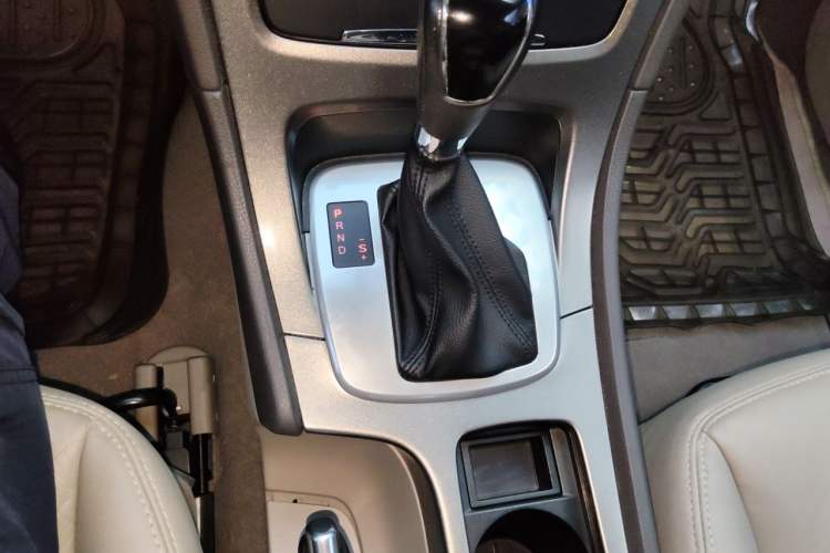 Used Ford Mondeo 2011 2.3L Fashion Edition Gear Lever