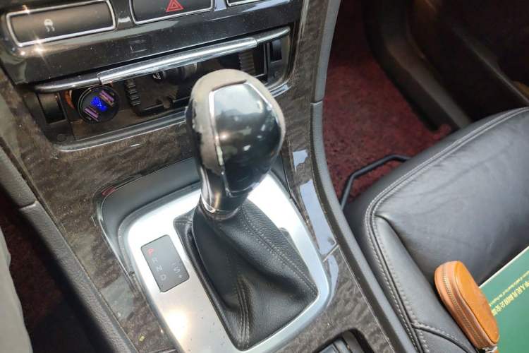 Used Ford Mondeo 2011 2.0L GTDi 200 Luxury Edition Gear Lever