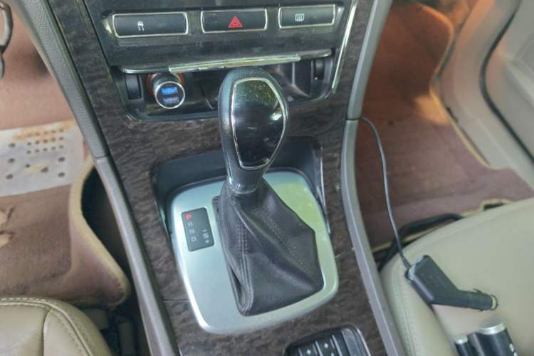 Used Ford Mondeo 2011 2.0L GTDi 200 Luxury Edition Gear Lever