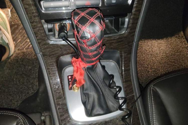 Used Ford Mondeo 2011 2.0L GTDi 200 Luxury Edition Gear Lever