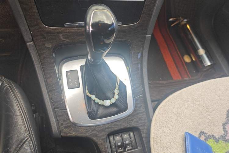 Used Ford Mondeo 2011 2.0L GTDi 200 Luxury Edition Gear Lever