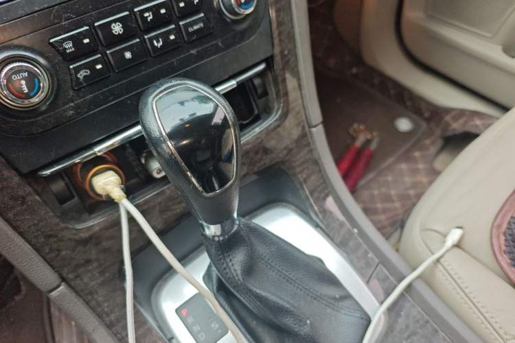 Used Ford Mondeo 2011 2.3L Luxury Model Gear Lever