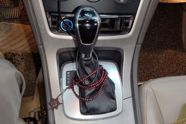 Used Ford Mondeo 2011 2.3L Fashion Edition Gear Lever