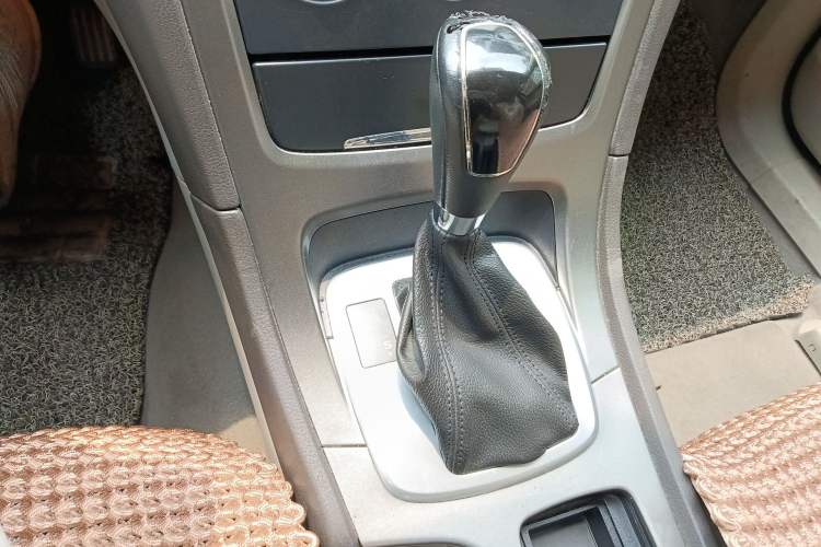 Used Ford Mondeo 2011 2.3L Fashion Edition Gear Lever