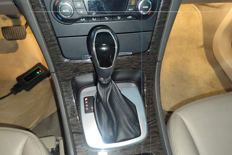Used Ford Mondeo 2011 2.0L GTDi 200 Fashion Edition Gear Lever