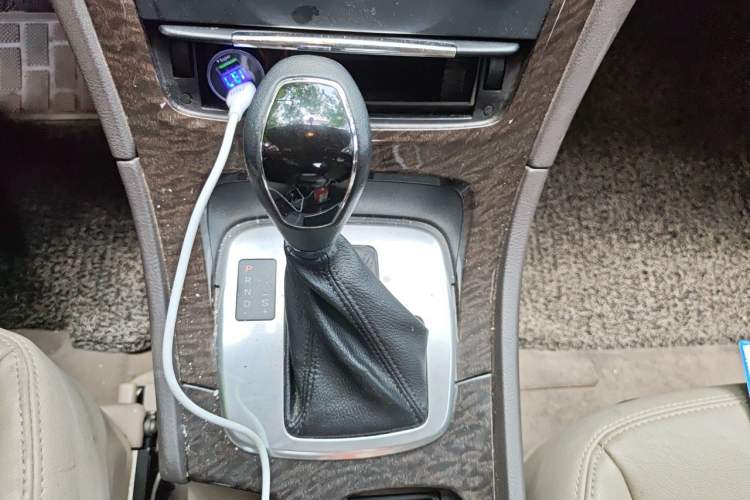 Used Ford Mondeo 2011 2.0L GTDi 200 Fashion Edition Gear Lever