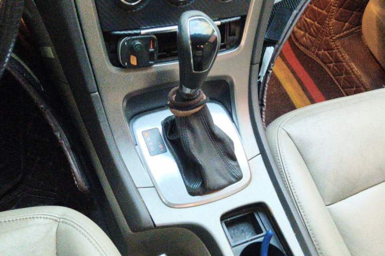 Used Ford Mondeo 2011 2.3L Fashion Edition Gear Lever