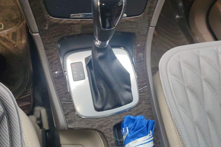 Used Ford Mondeo 2011 2.0L GTDi 200 Fashion Edition Gear Lever