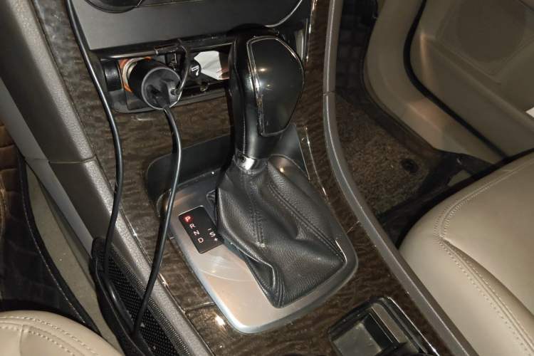 Used Ford Mondeo 2011 2.0L GTDi 200 Fashion Edition Gear Lever