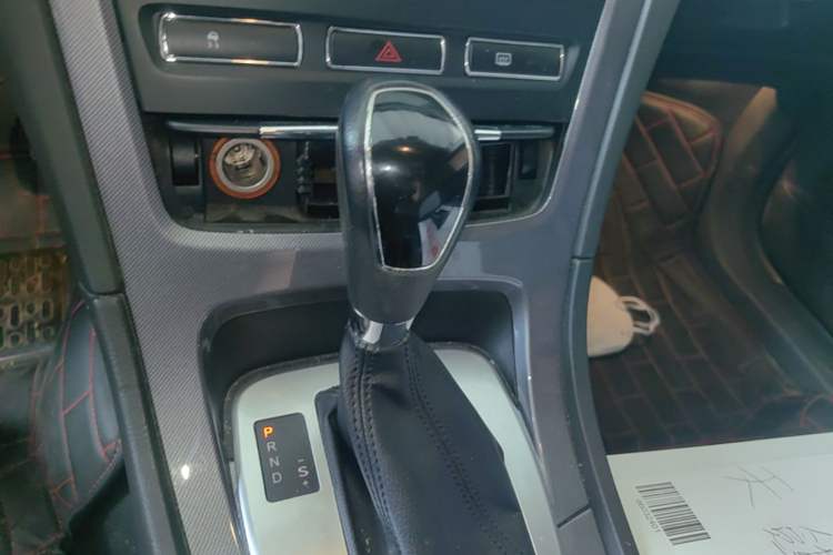 Used Ford Mondeo 2011 2.0L GTDi240 Luxury Sport Edition Gear Lever