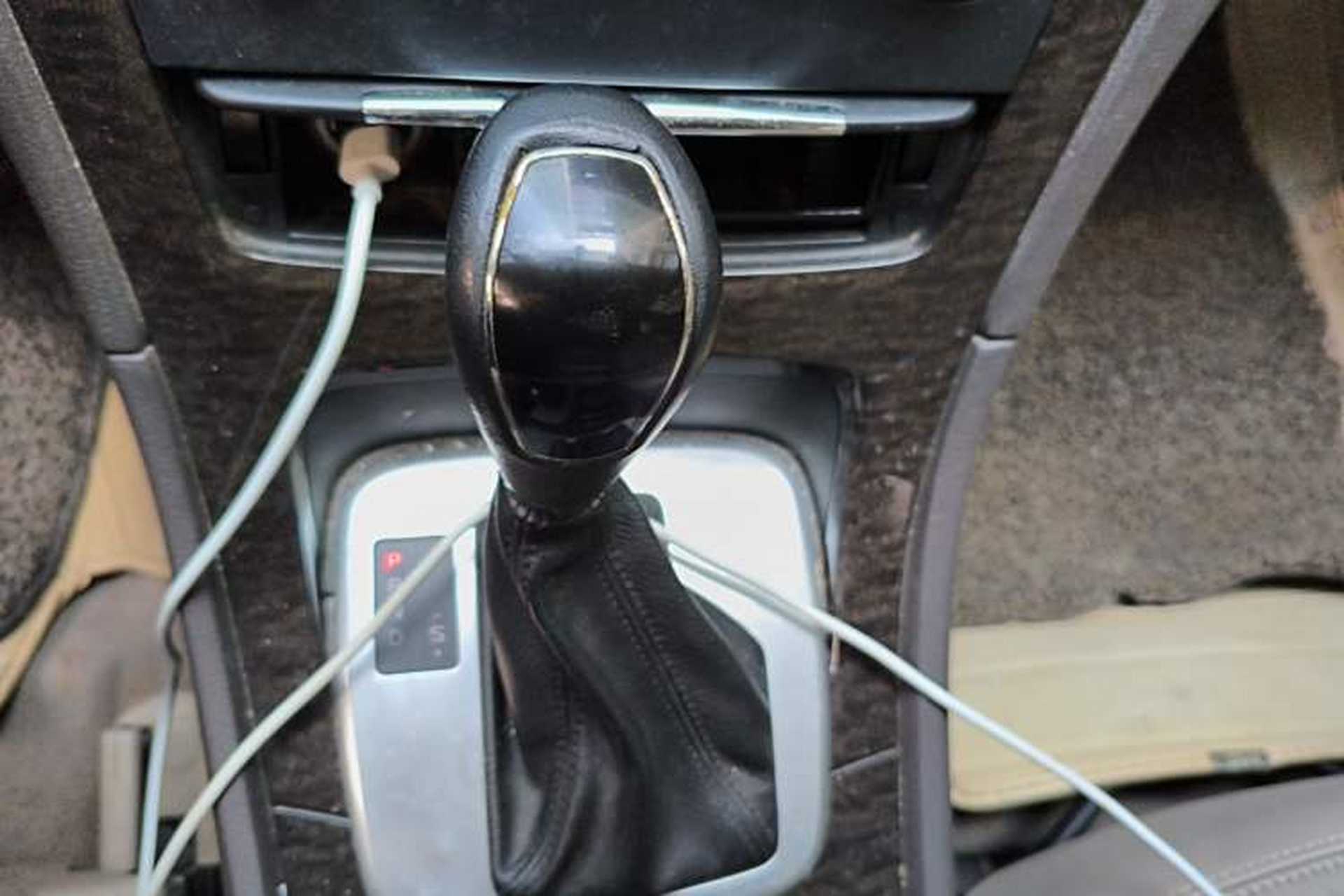 Used Ford Mondeo 2011 2.0L GTDi 200 Fashion Edition Gear Lever