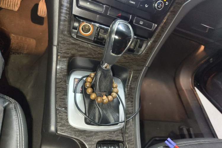 Used Ford Mondeo 2011 2.0L GTDi 200 Luxury Edition Gear Lever