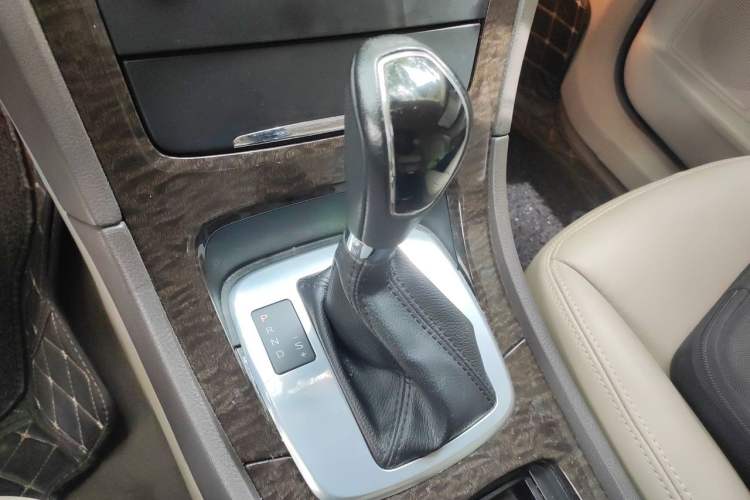 Used Ford Mondeo 2011 2.0L GTDi 200 Fashion Edition Gear Lever