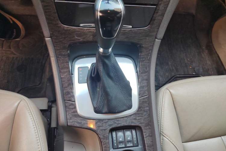 Used Ford Mondeo 2011 2.0L GTDi 200 Luxury Edition Gear Lever