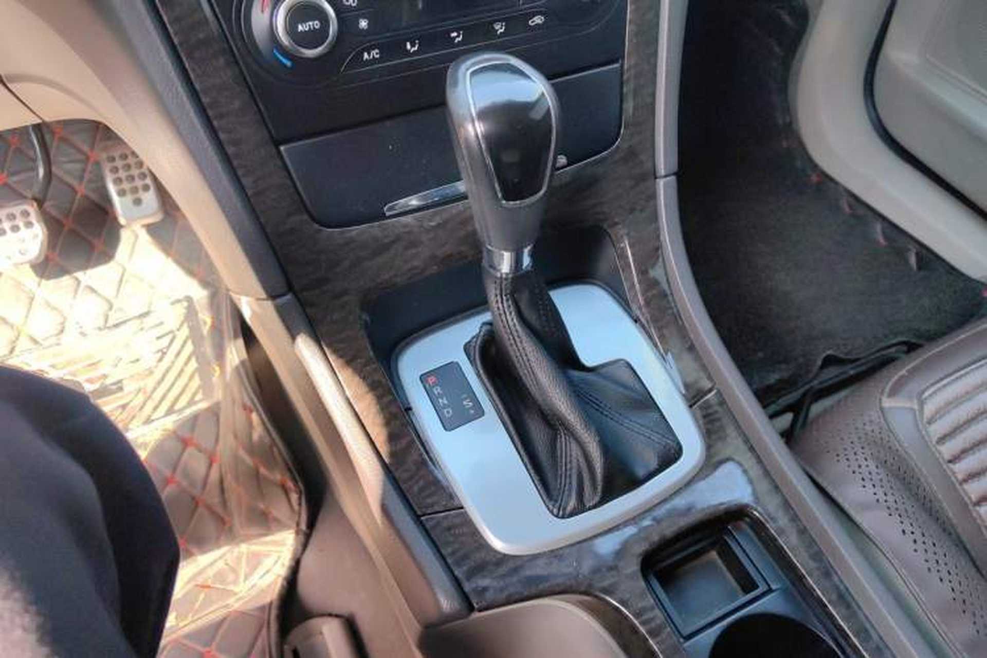 Used Ford Mondeo 2011 2.0L GTDi 200 Fashion Edition Gear Lever
