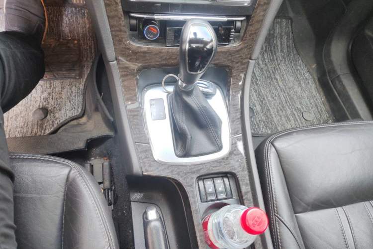Used Ford Mondeo 2011 2.0L GTDi240 Ultimate Edition Gear Lever