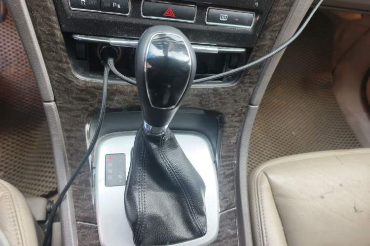 Used Ford Mondeo 2011 2.0L GTDi240 Ultimate Edition Gear Lever