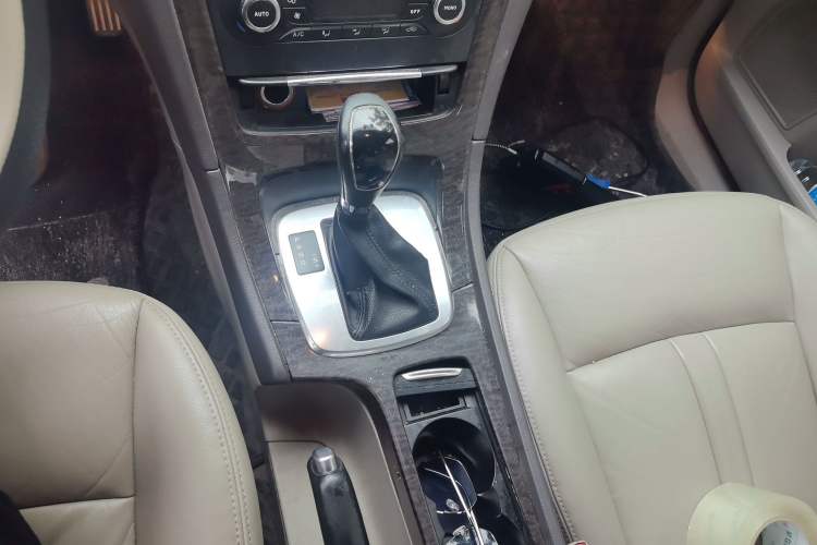 Used Ford Mondeo 2011 2.0L GTDi 200 Fashion Edition Gear Lever