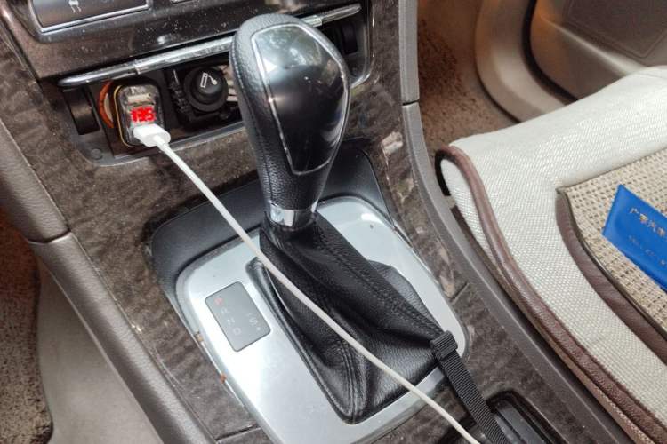 Used Ford Mondeo 2011 2.0L GTDi 200 Luxury Edition Gear Lever