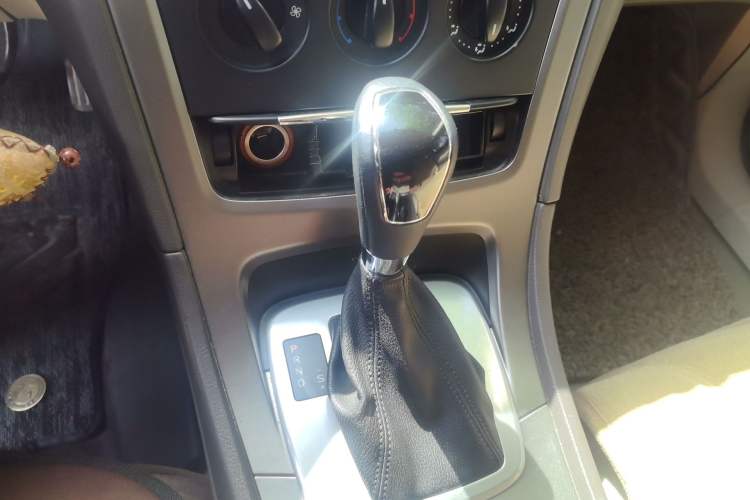 Used Ford Mondeo 2011 2.3L Fashion Edition Gear Lever