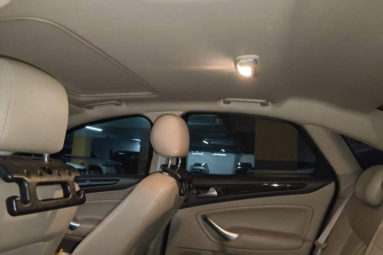 Used Ford Mondeo 2011 2.0L GTDi 200 Fashion Edition Headliner
