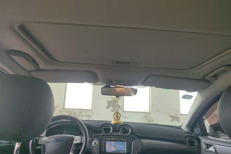 Used Ford Mondeo 2011 2.0L GTDi240 Luxury Sport Edition Headliner