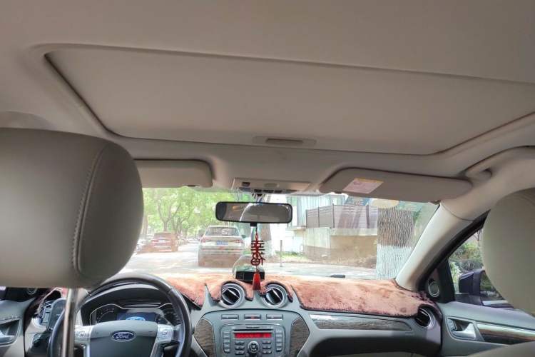 Used Ford Mondeo 2011 2.0L GTDi 200 Fashion Edition Headliner