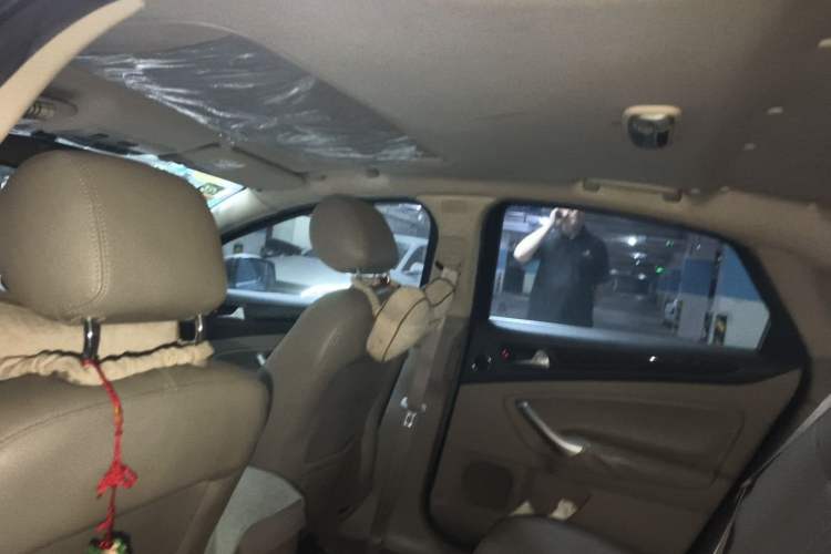 Used Ford Mondeo 2011 2.0L GTDi 200 Fashion Edition Headliner
