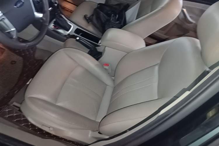 Used Ford Mondeo 2011 2.0L GTDi 200 Fashion Edition Left Front Seat